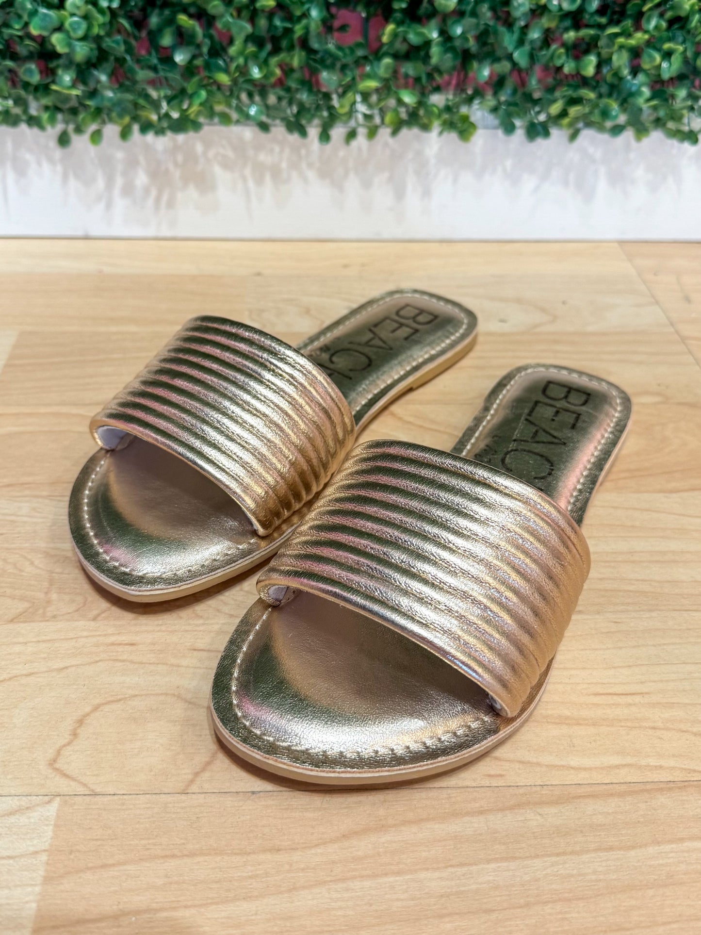 Troller Gold Sandal